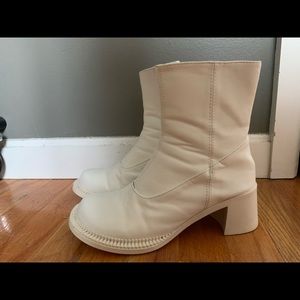 White leather Boots